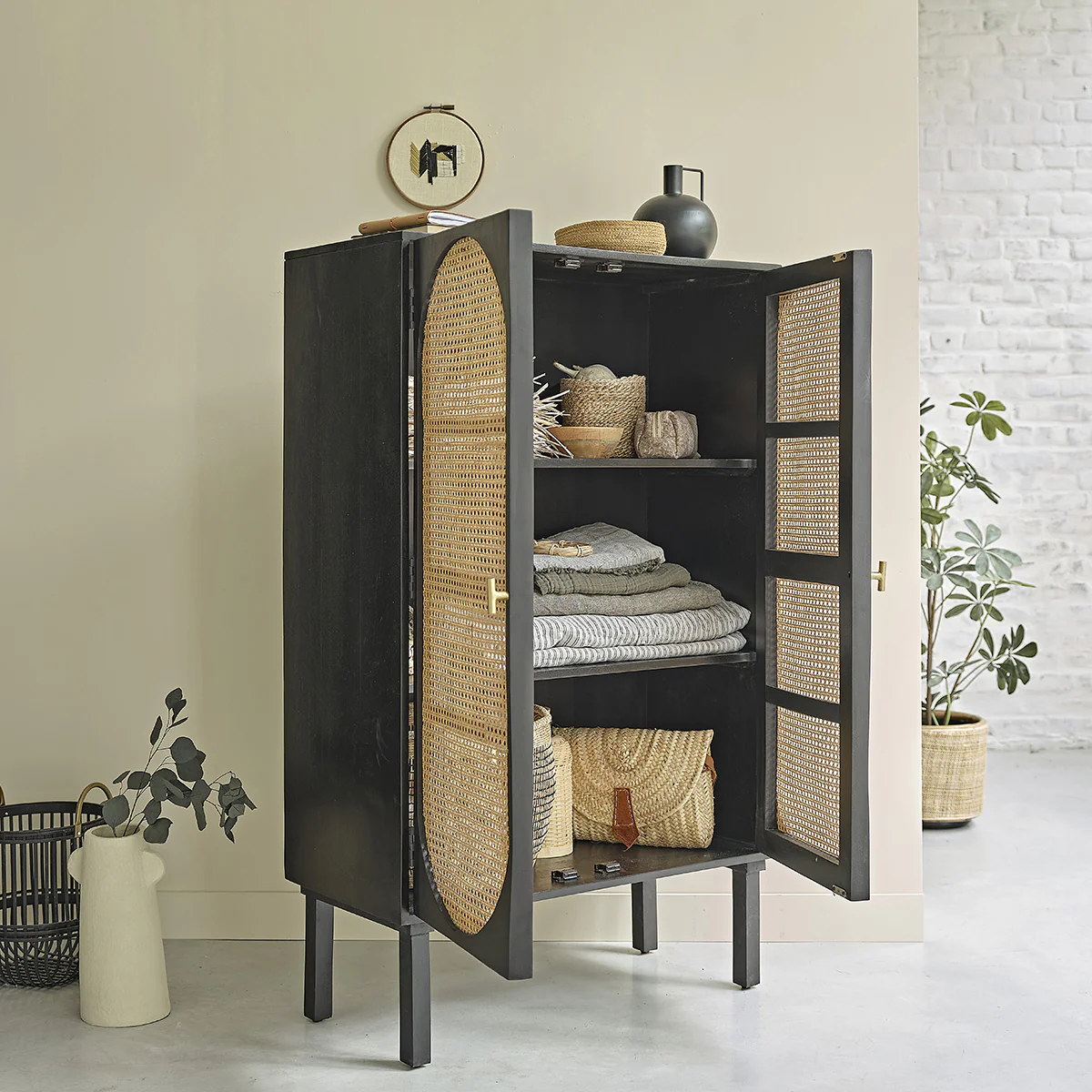 Armoire en manguier massif et cannage 90 cm - Image 3