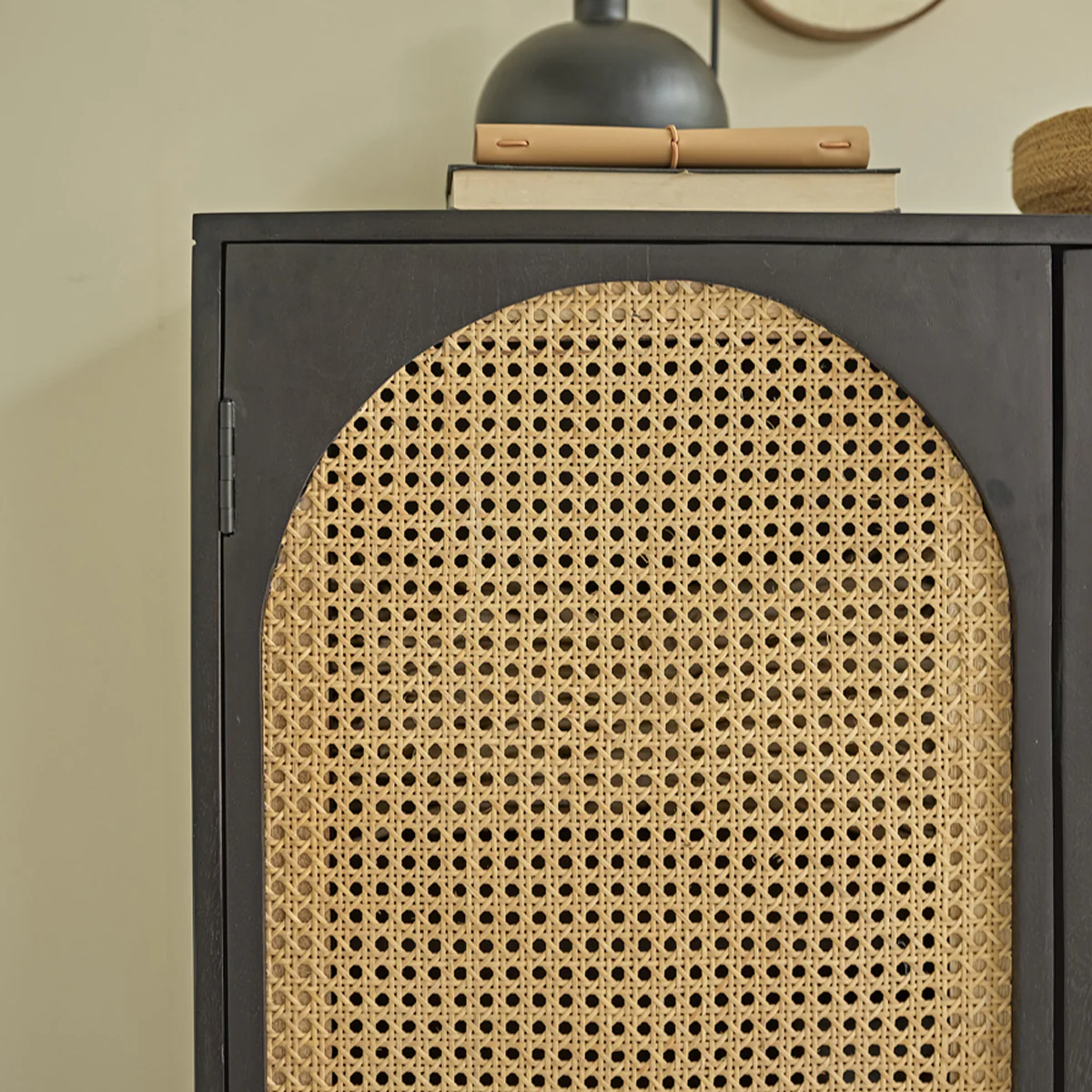 Armoire en manguier massif et cannage 90 cm - Image 5