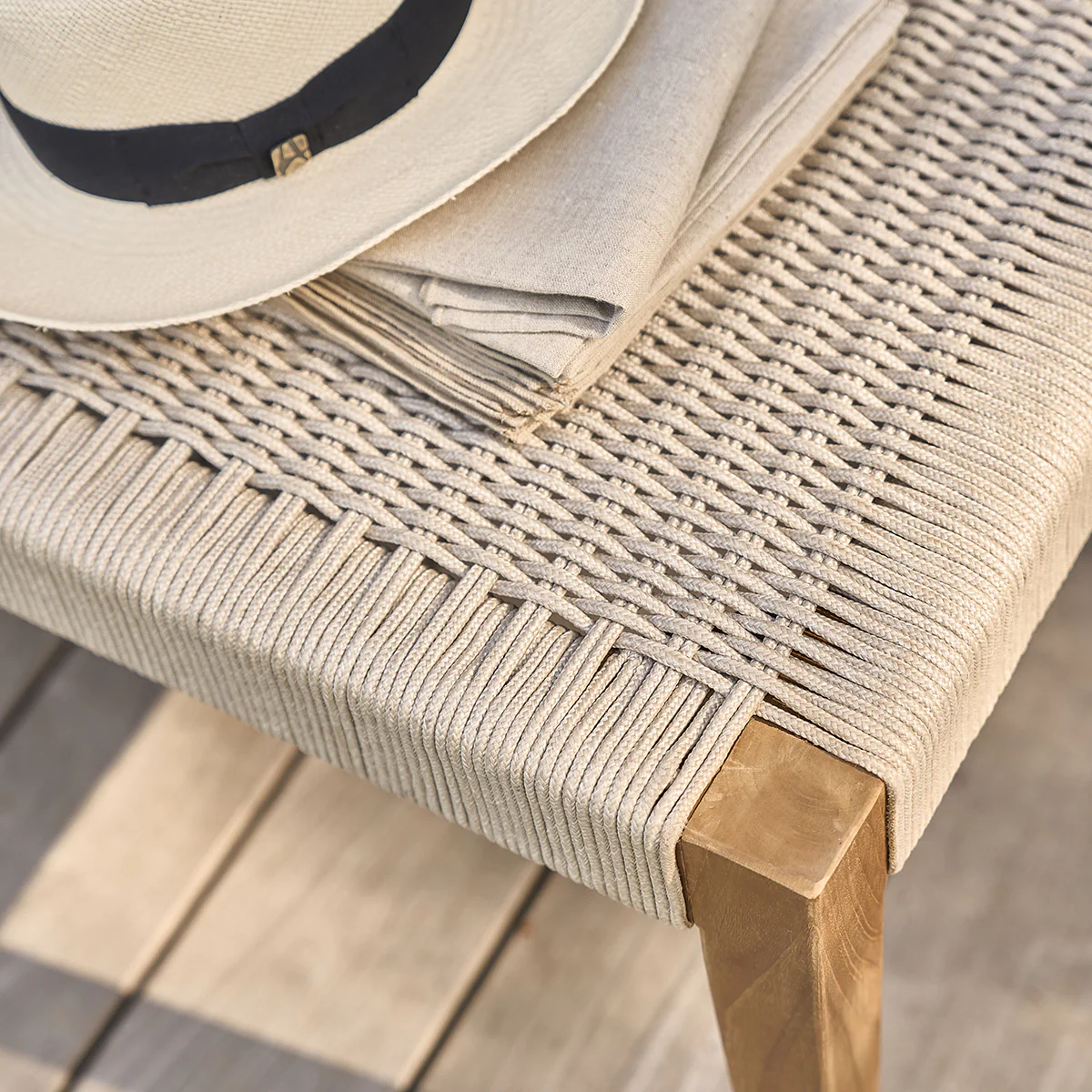 Banc de jardin en teck massif et cordage beige - Image 3