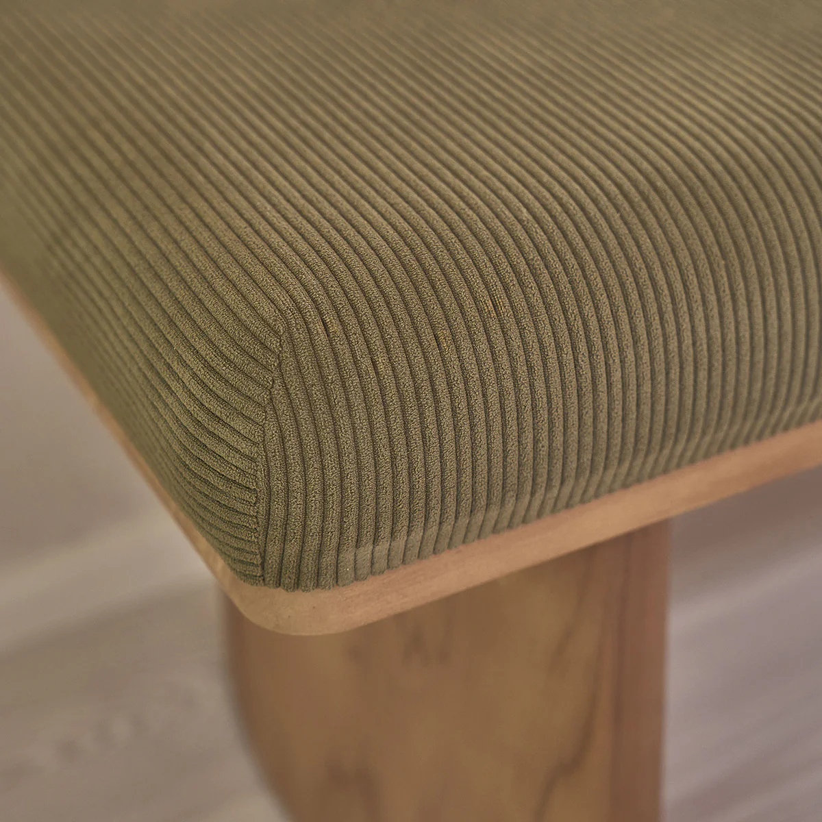 Banc en teck massif et tissu velours cotelé vert 100 cm - Image 4