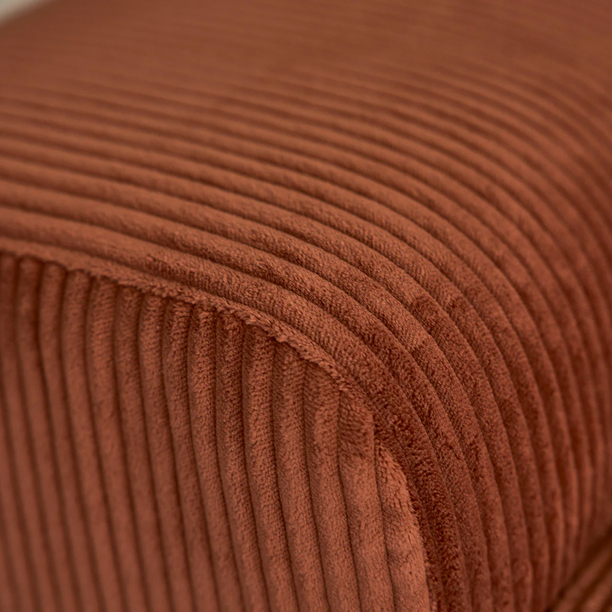 Canapé droit 4 places en velours côtelé terracotta - Image 5