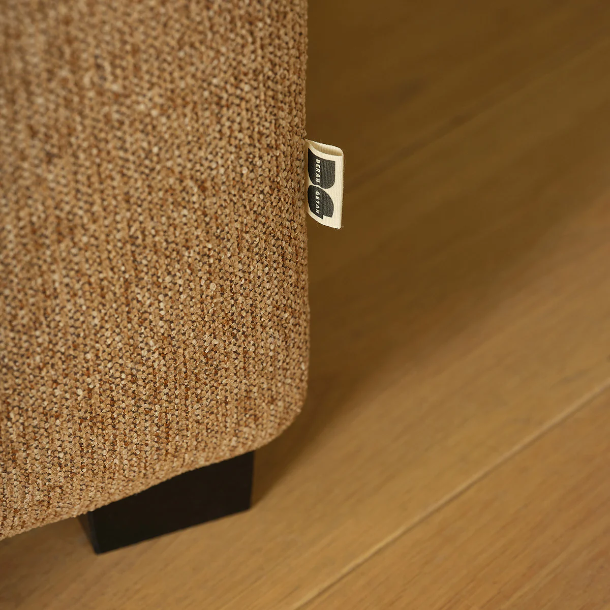 Canapé droit convertible 3 places en tissu texturé marron clair chiné - Image 7