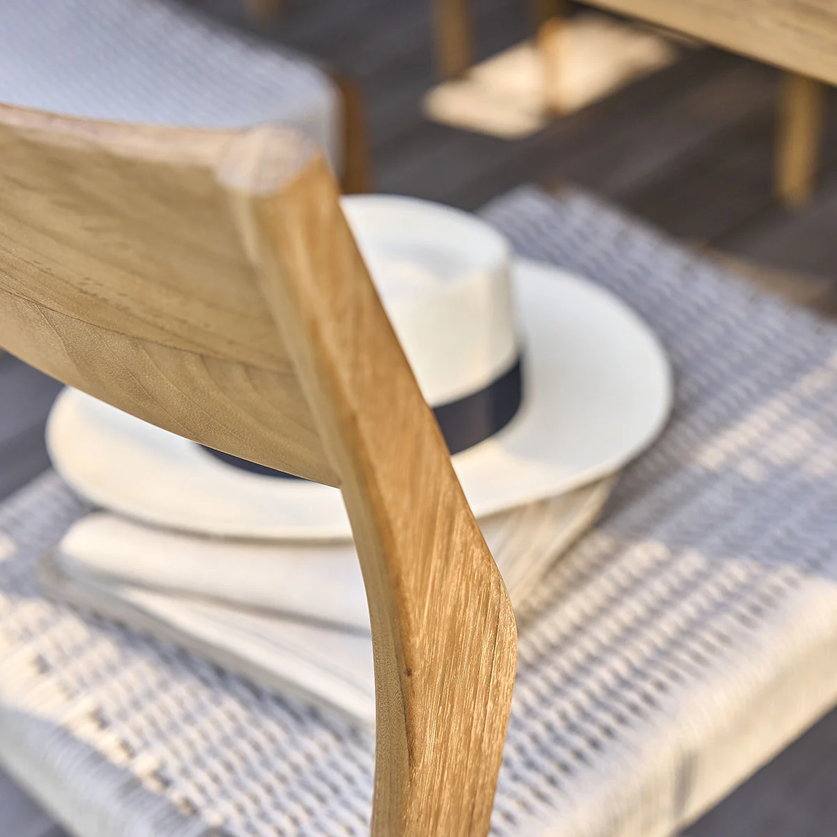 Chaise de jardin en teck massif et cordage beige - Image 6