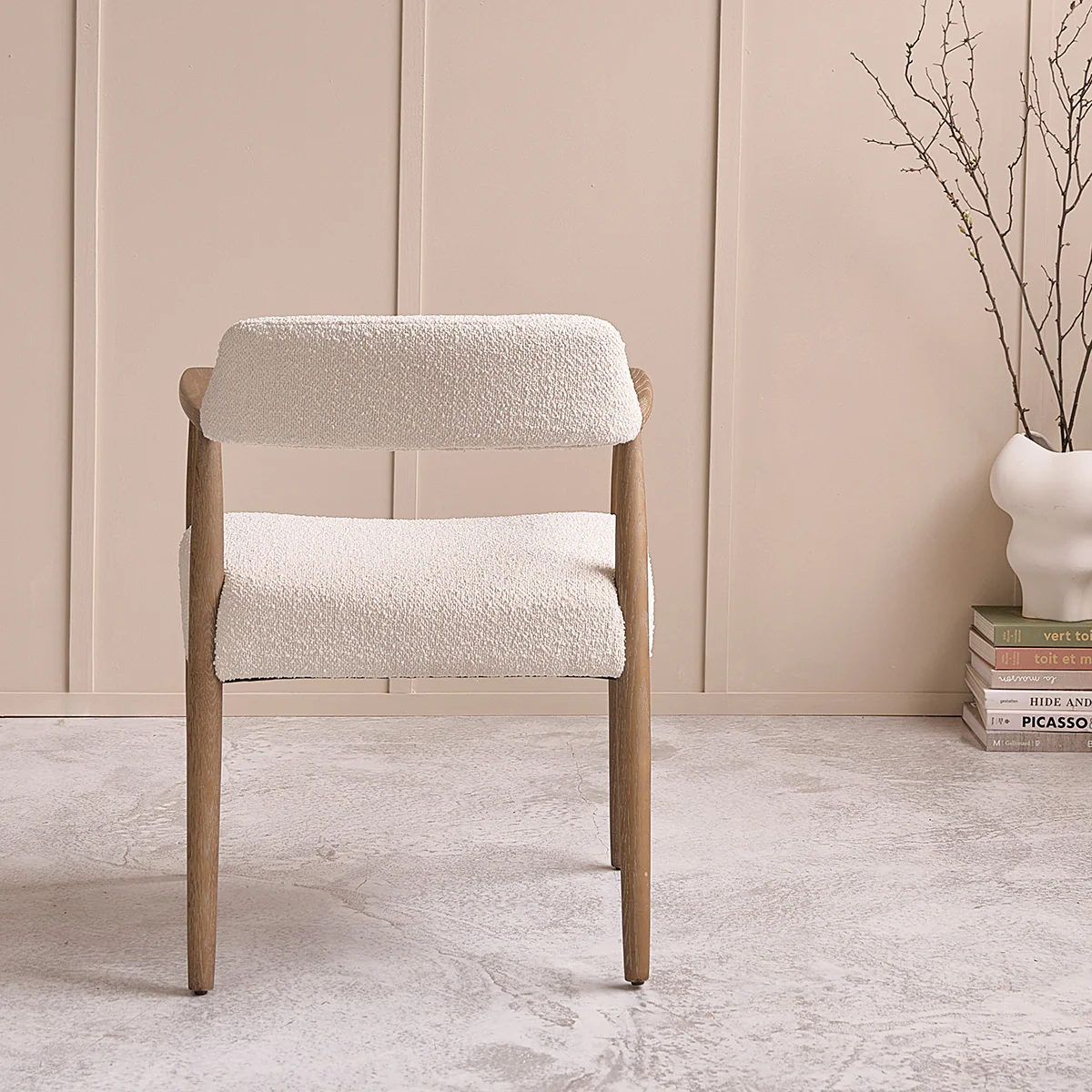 Chaise en chêne massif et tissu bouclette - Image 4