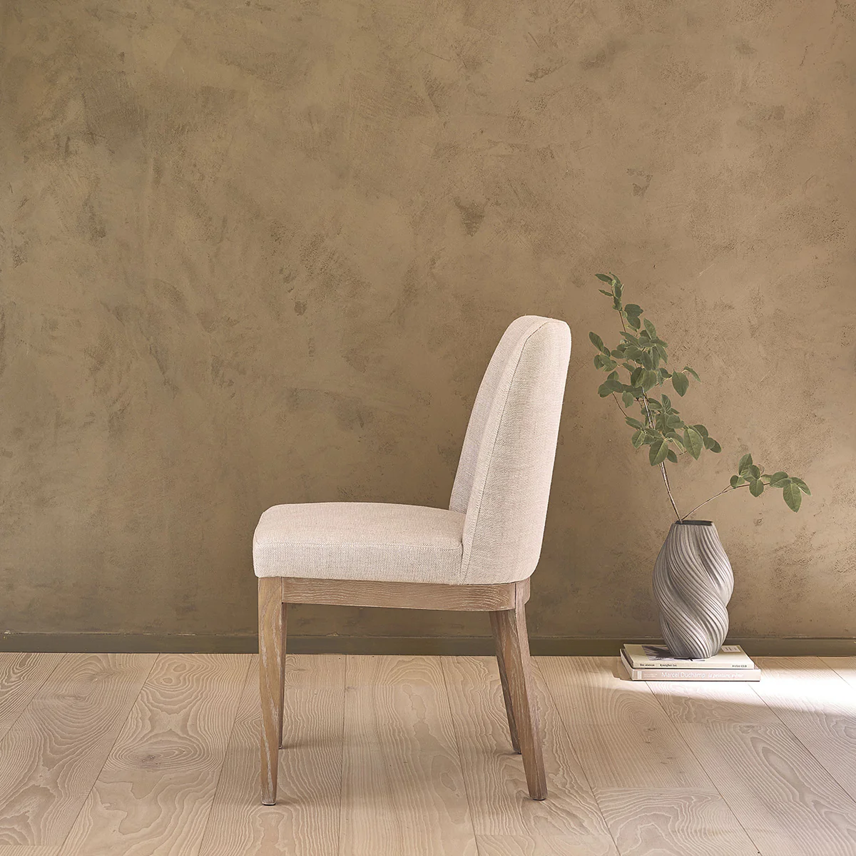 Chaise en chêne massif et tissu lin - Image 3