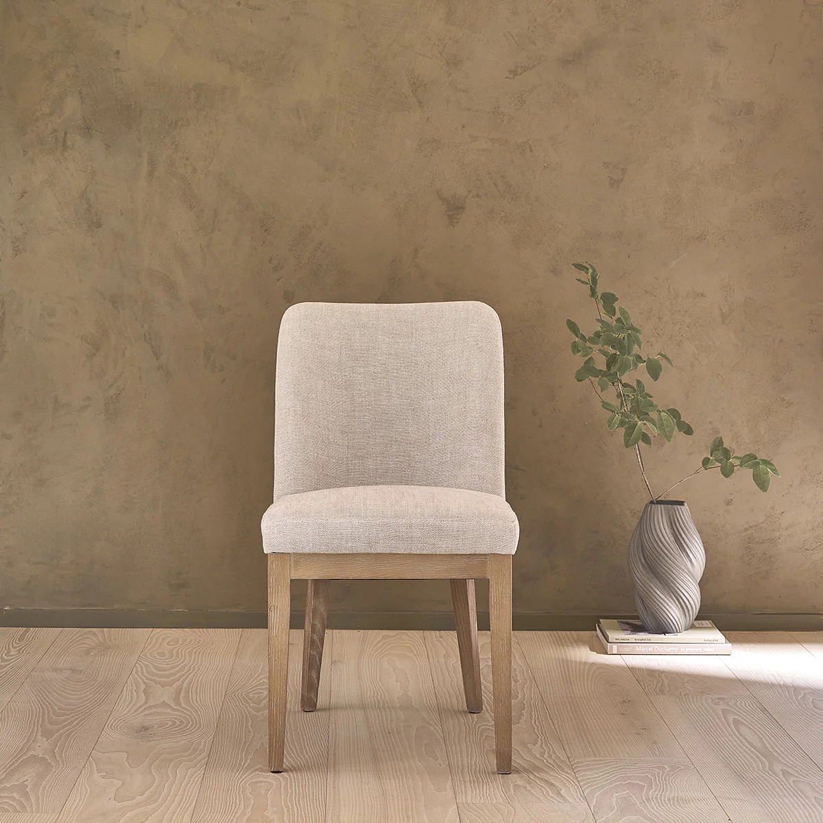 Chaise en chêne massif et tissu lin - Image 4