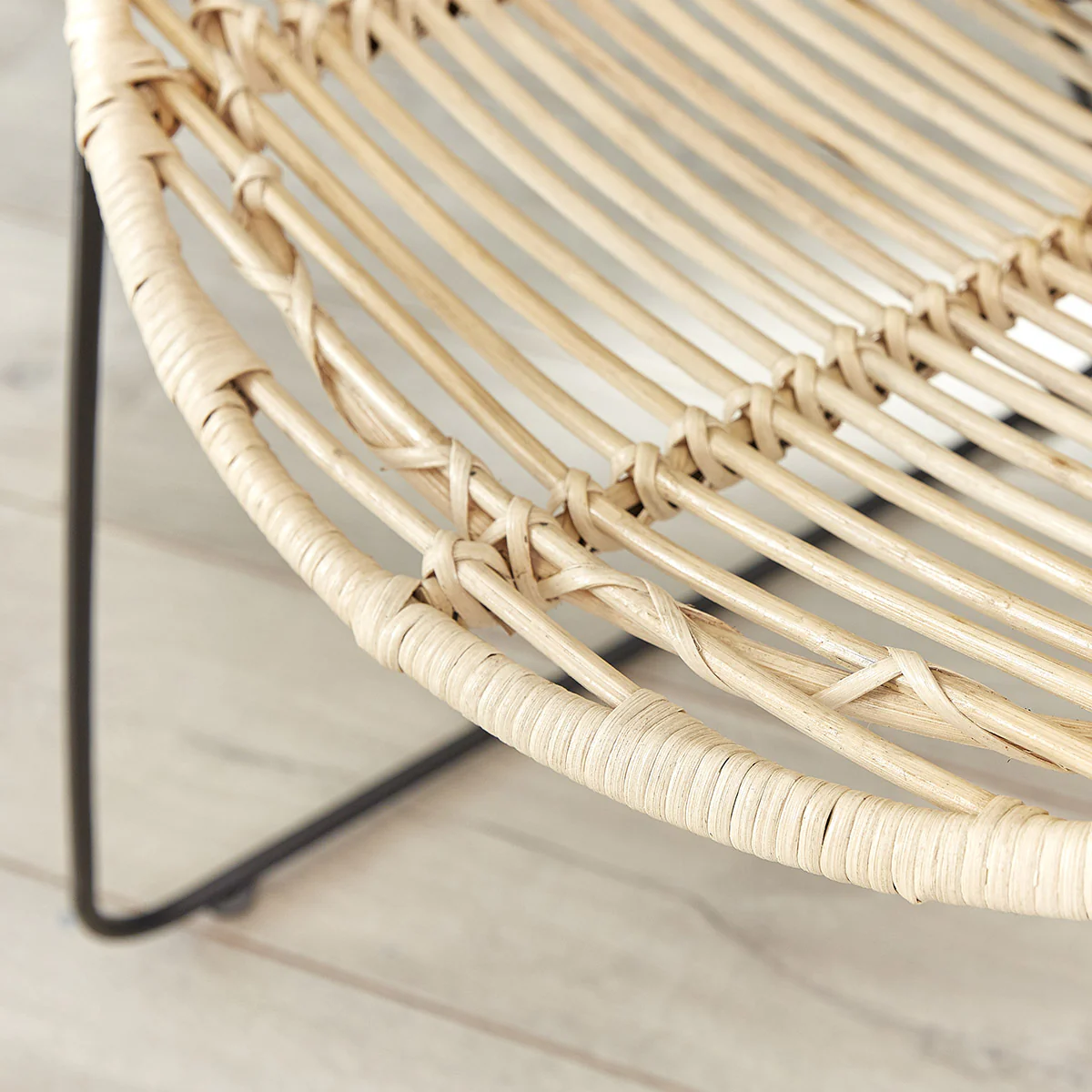 Chaise en rotin et métal - Image 4