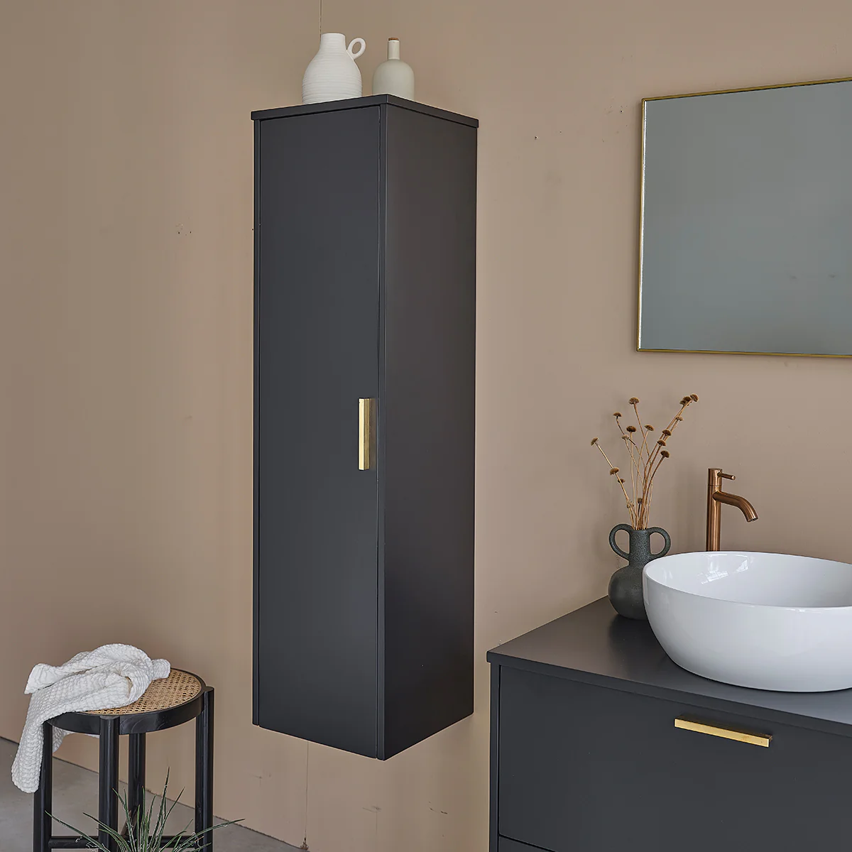 Colonne de salle de bain noire en bois d'acacia 130 cm - Image 4