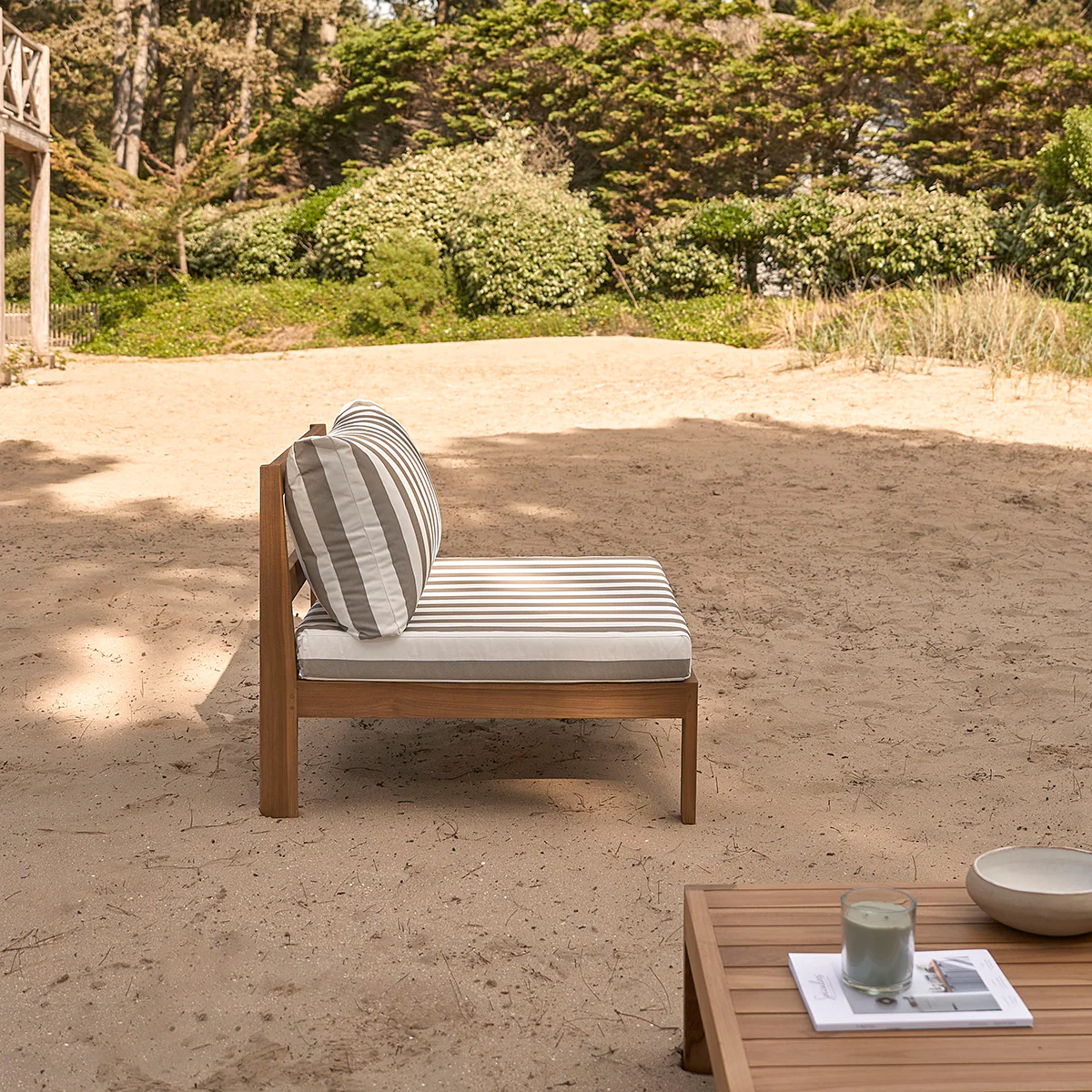 Fauteuil de jardin en teck massif rayé - Image 4