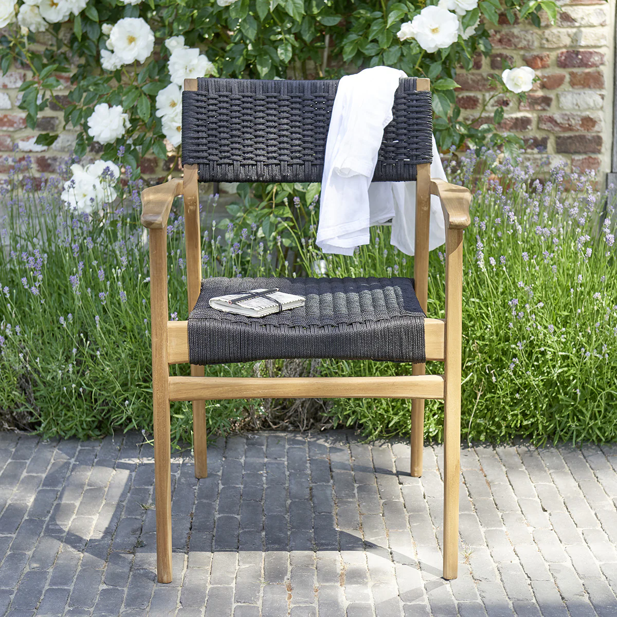 Fauteuil de jardin en teck massif et cordage noir (lot de 2) - Image 3