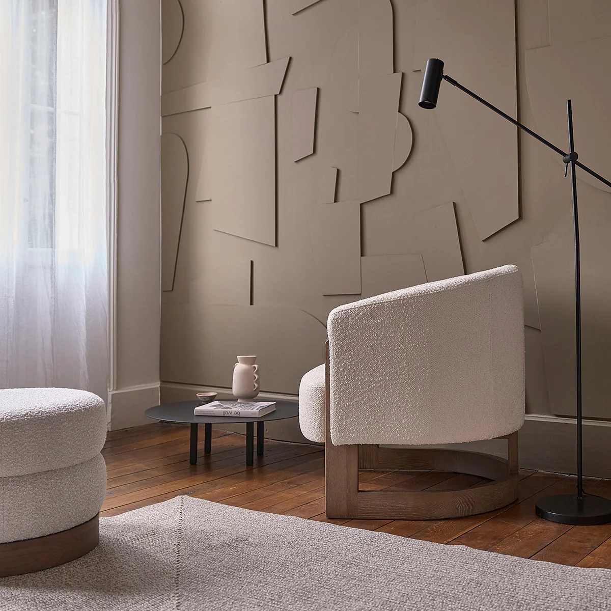 Fauteuil en chêne massif et tissu bouclette écrue - Image 3