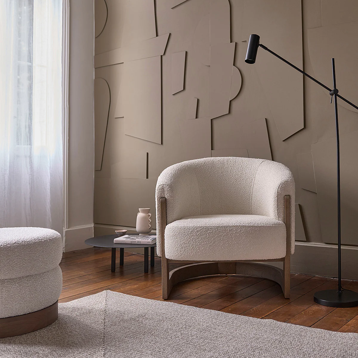 Fauteuil en chêne massif et tissu bouclette écrue - Image 4