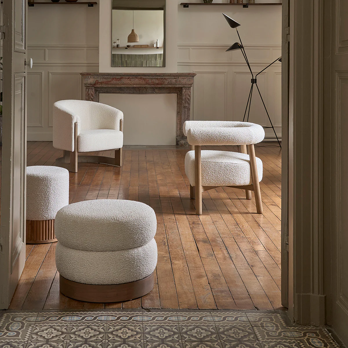 Fauteuil en chêne massif et tissu bouclette écrue - Image 8