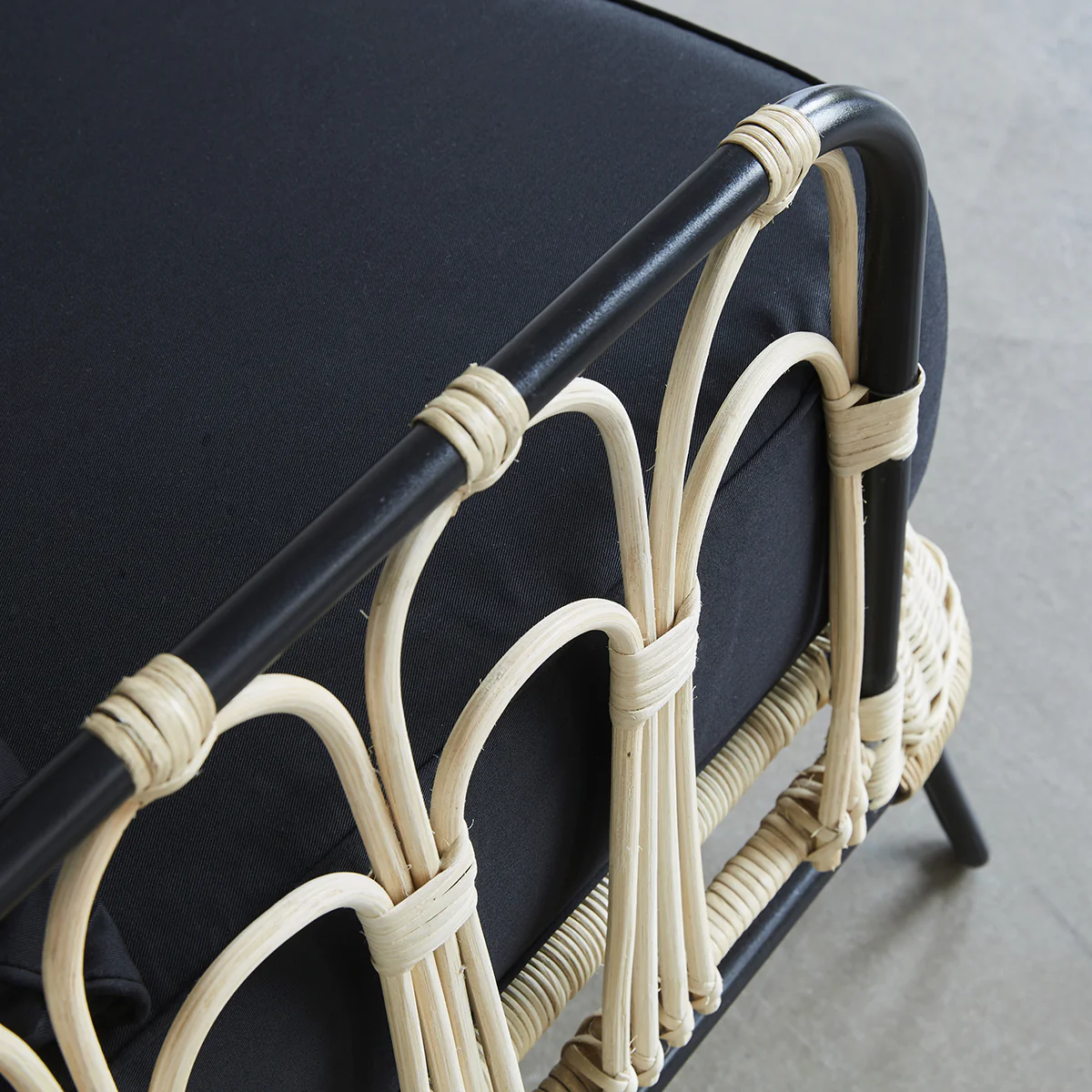 Fauteuil en rotin et métal - Image 7