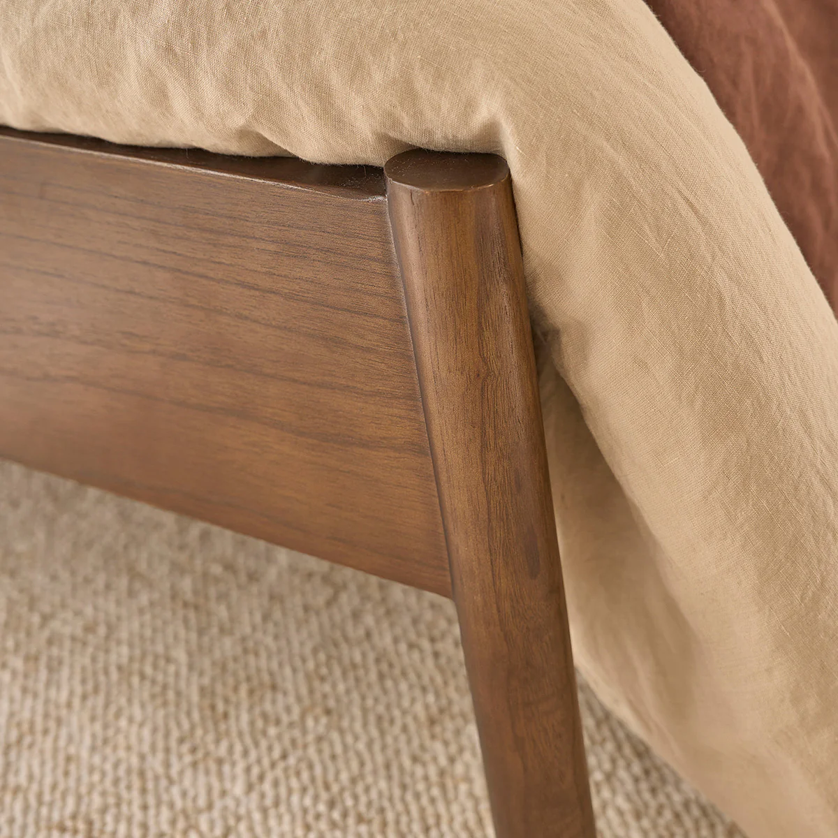 Lit en bois de mindi et cannage finition noyer 160 cm avec sommier - Image 4
