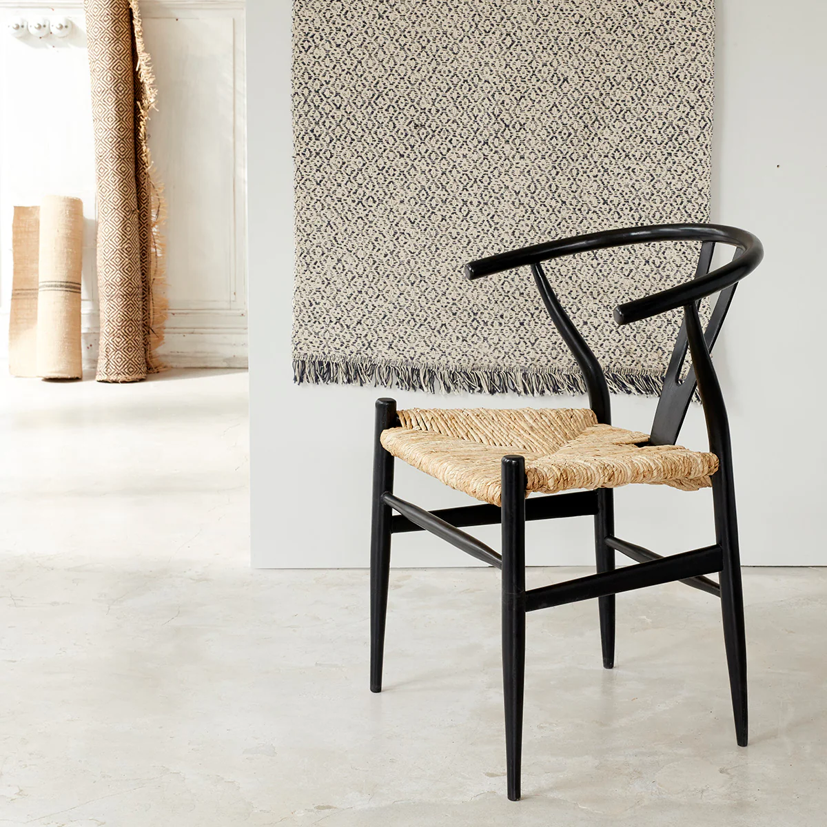Lot de 2 chaises en mindi massif noires et corde naturelle - Image 3