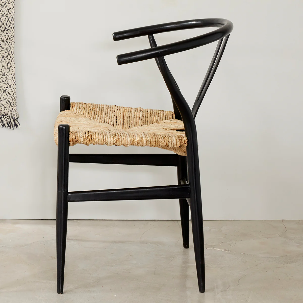 Lot de 2 chaises en mindi massif noires et corde naturelle - Image 4