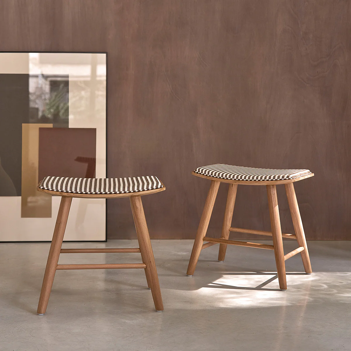 Lot de 2 tabourets de bar en teck massif et assise à rayures 45 cm