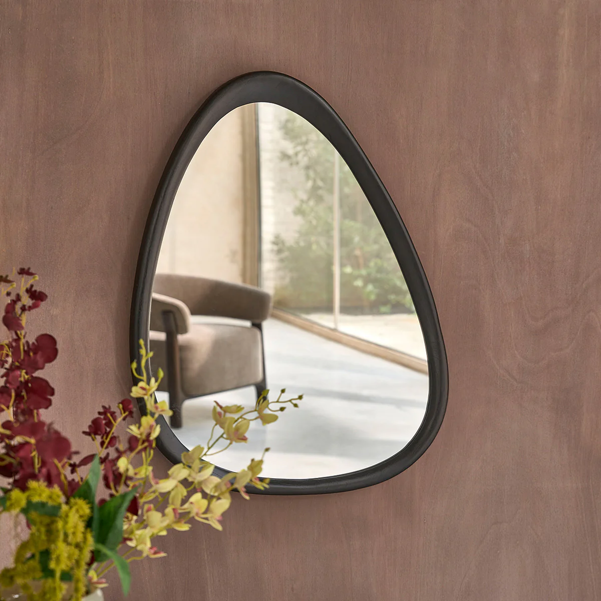 Miroir organique en bois de mindi noir 75x60 cm