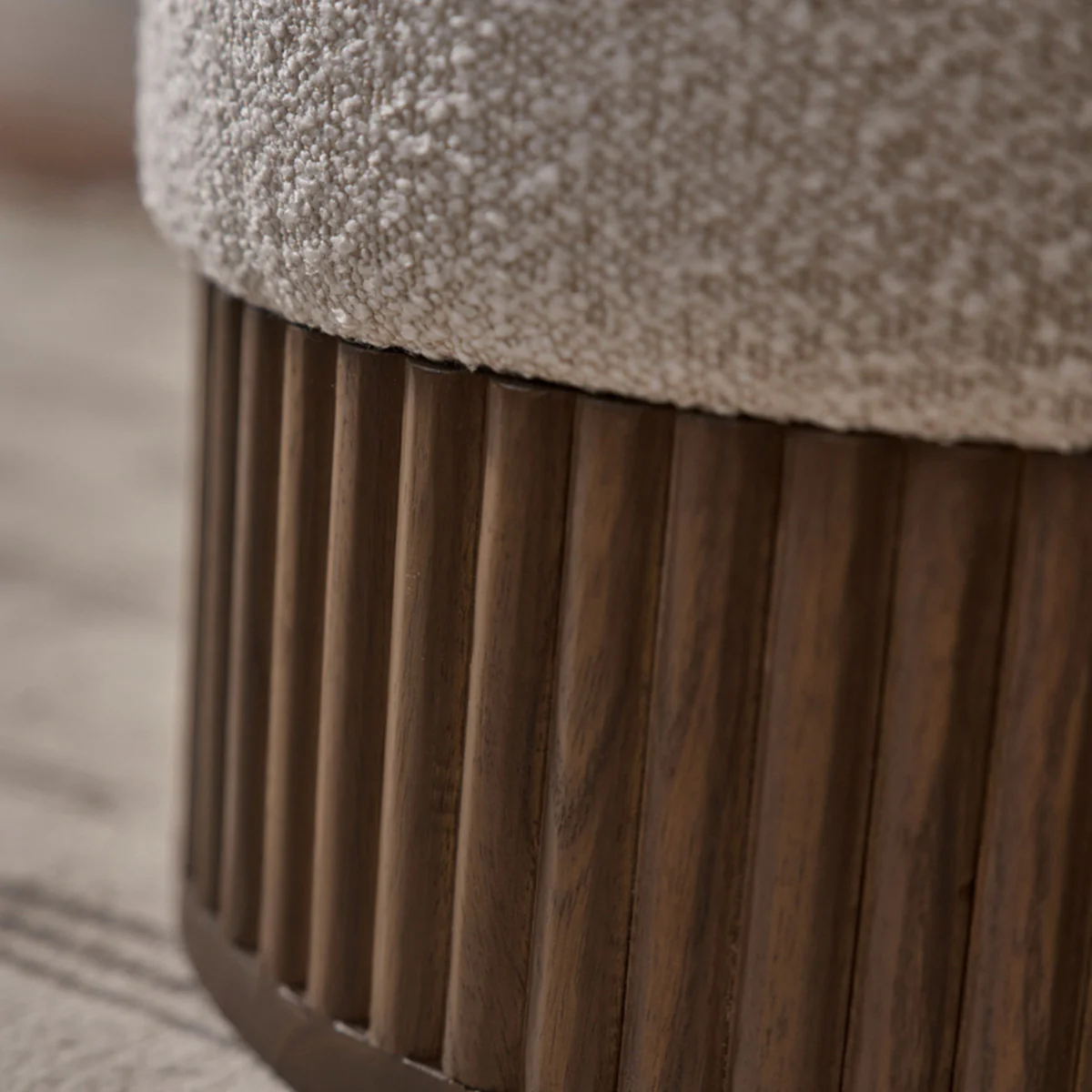 Pouf en mindi massif et tissu bouclette blanc Ø38 cm - Image 3
