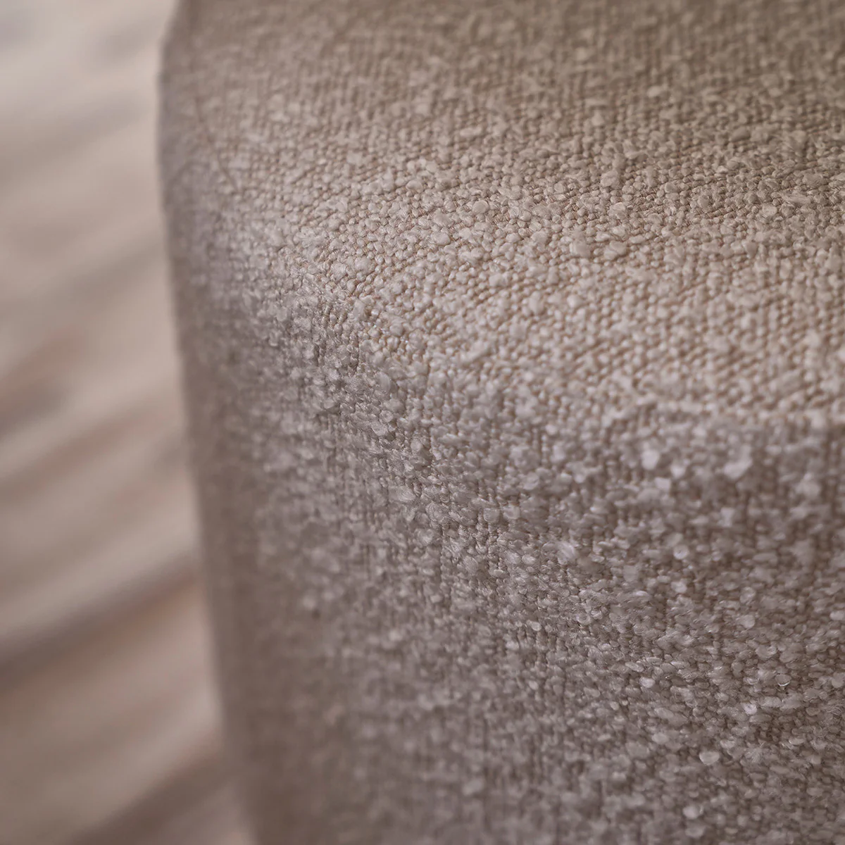 Pouf en teck massif et tissu bouclette blanc Ø38 cm - Image 4