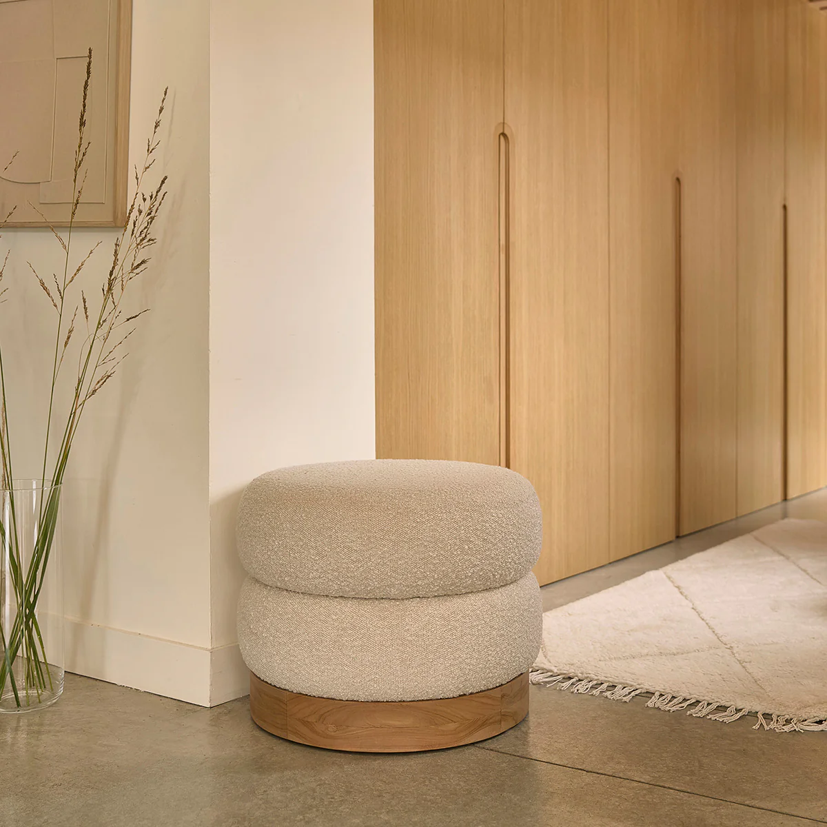 Pouf en teck massif et tissu bouclette blanc Ø55 cm