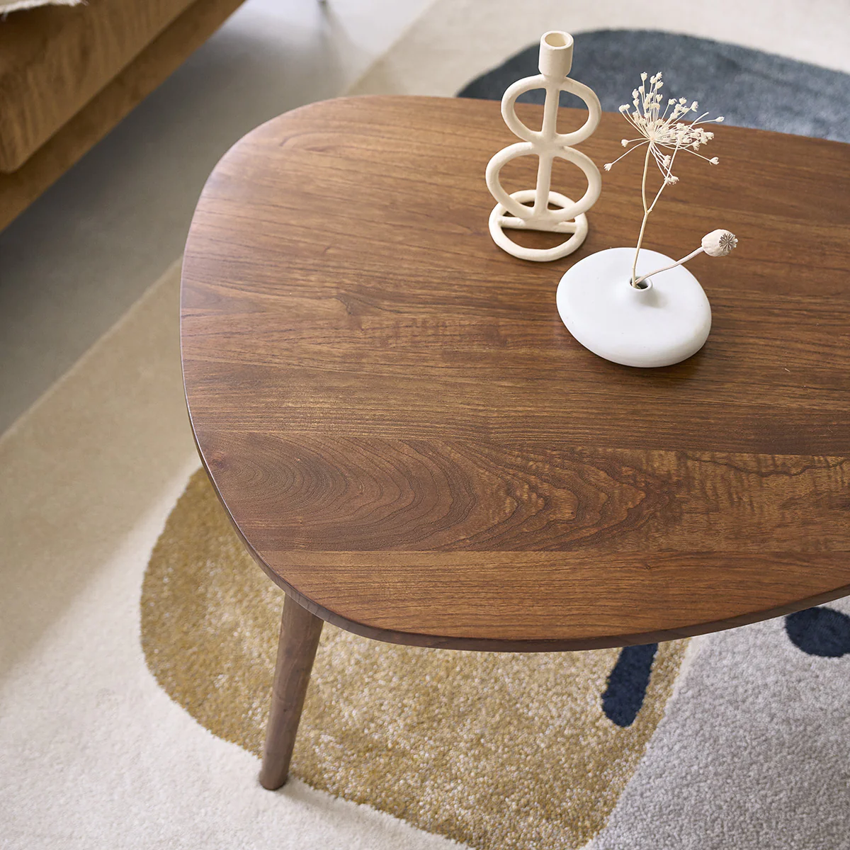 Table basse en mindi massif finition noyer 100 cm - Image 3