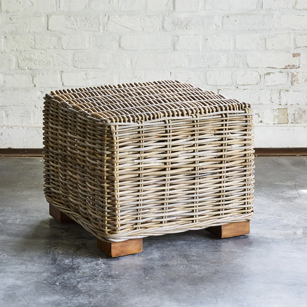 Table basse en kubu naturel - Image 3