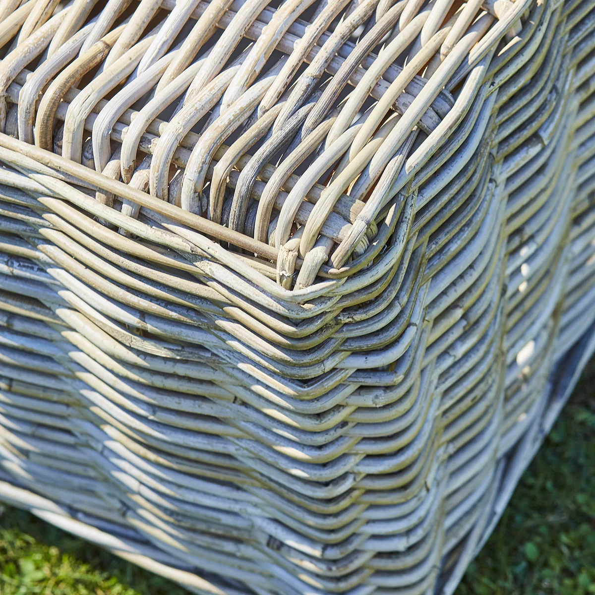 Table basse en kubu naturel - Image 4