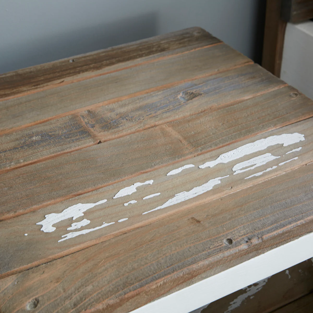 Table de chevet en bois recyclé massif 30 cm - Image 3
