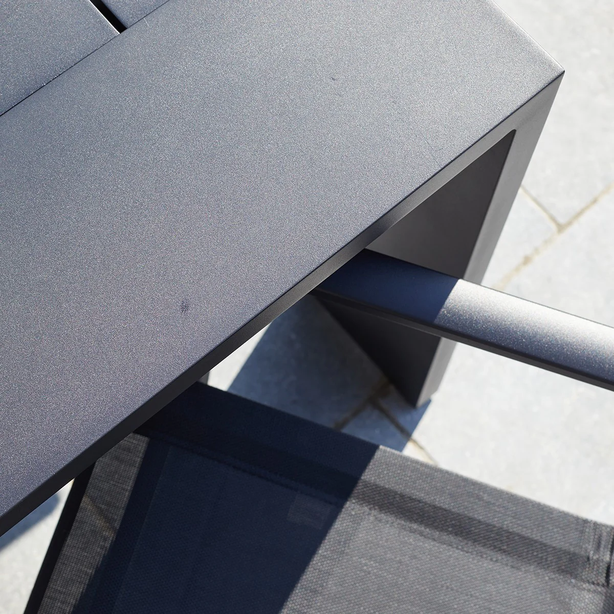Table de jardin en aluminium noir 6 pers. - Image 4
