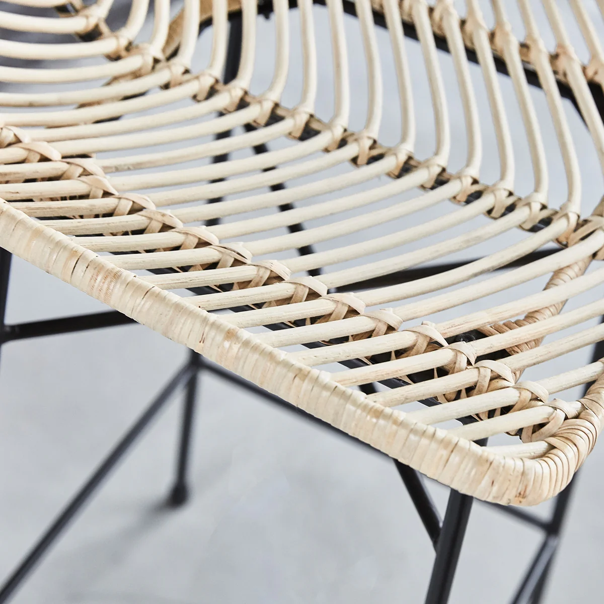 Tabouret de bar en rotin et métal - Image 5