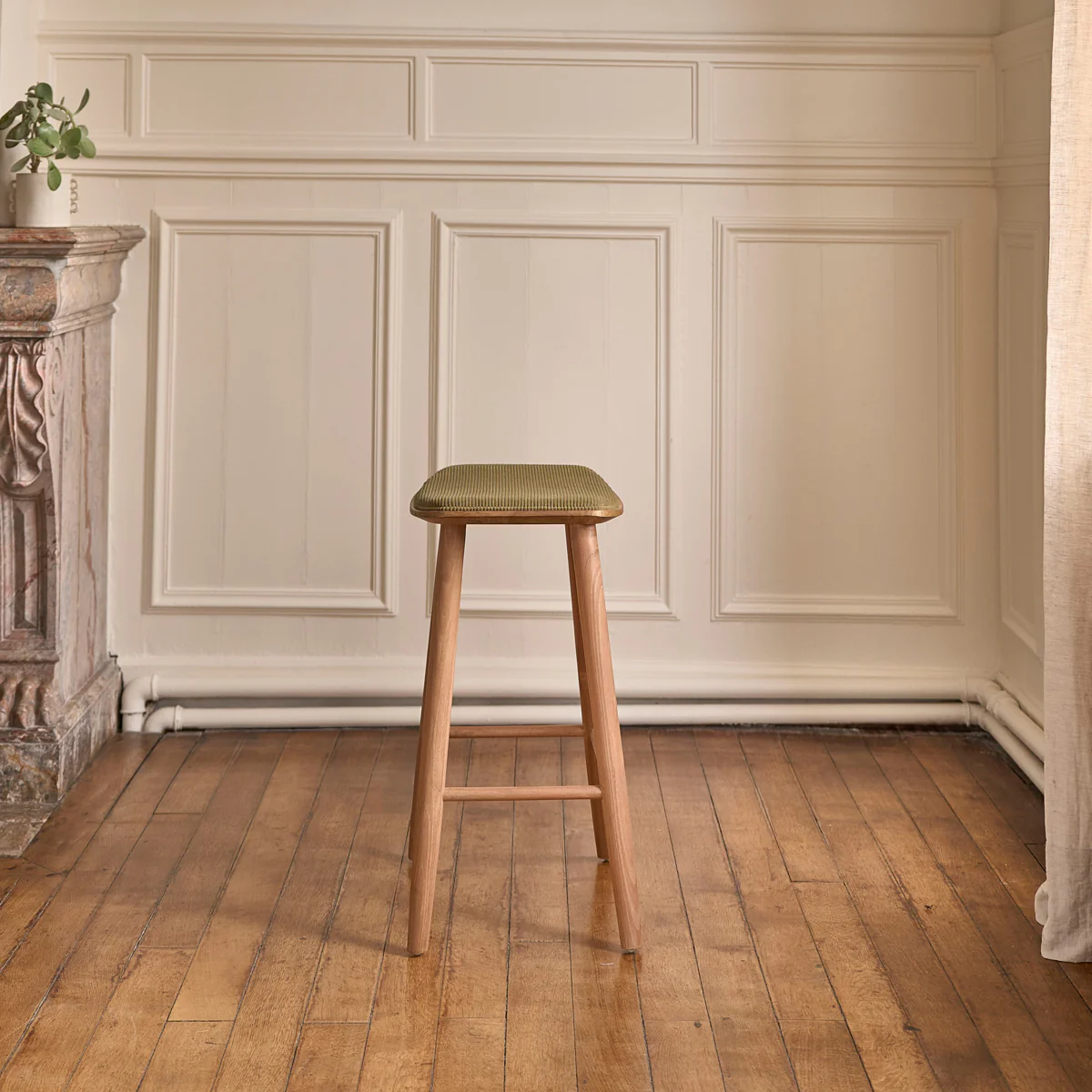 Tabouret de bar en teck massif assise velours cotelé 65 cm - Image 3