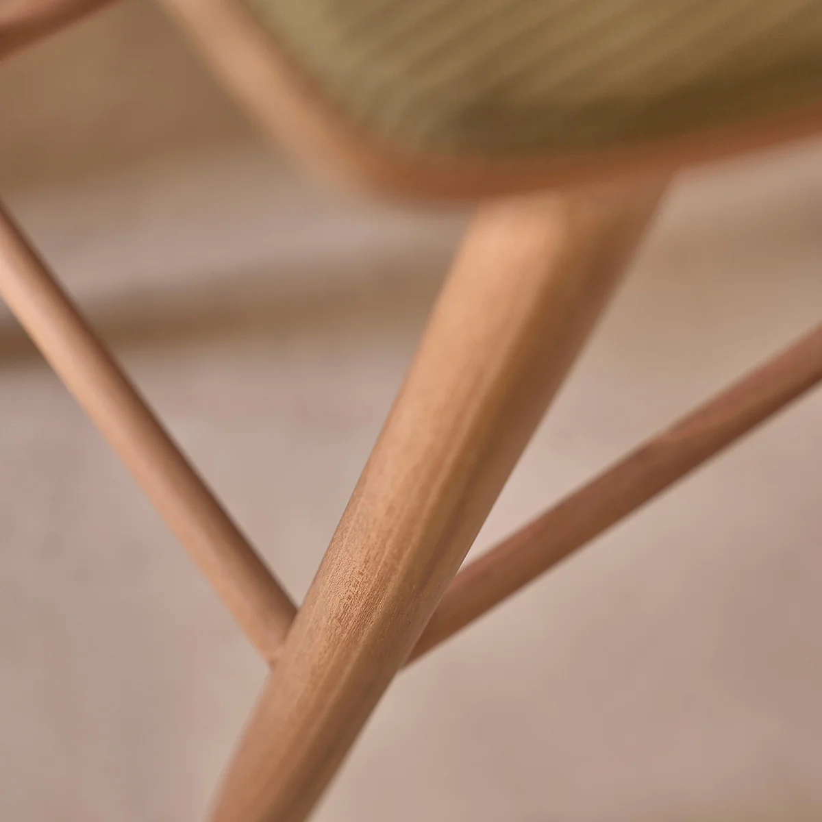 Tabouret de bar en teck massif assise velours cotelé 65 cm - Image 8