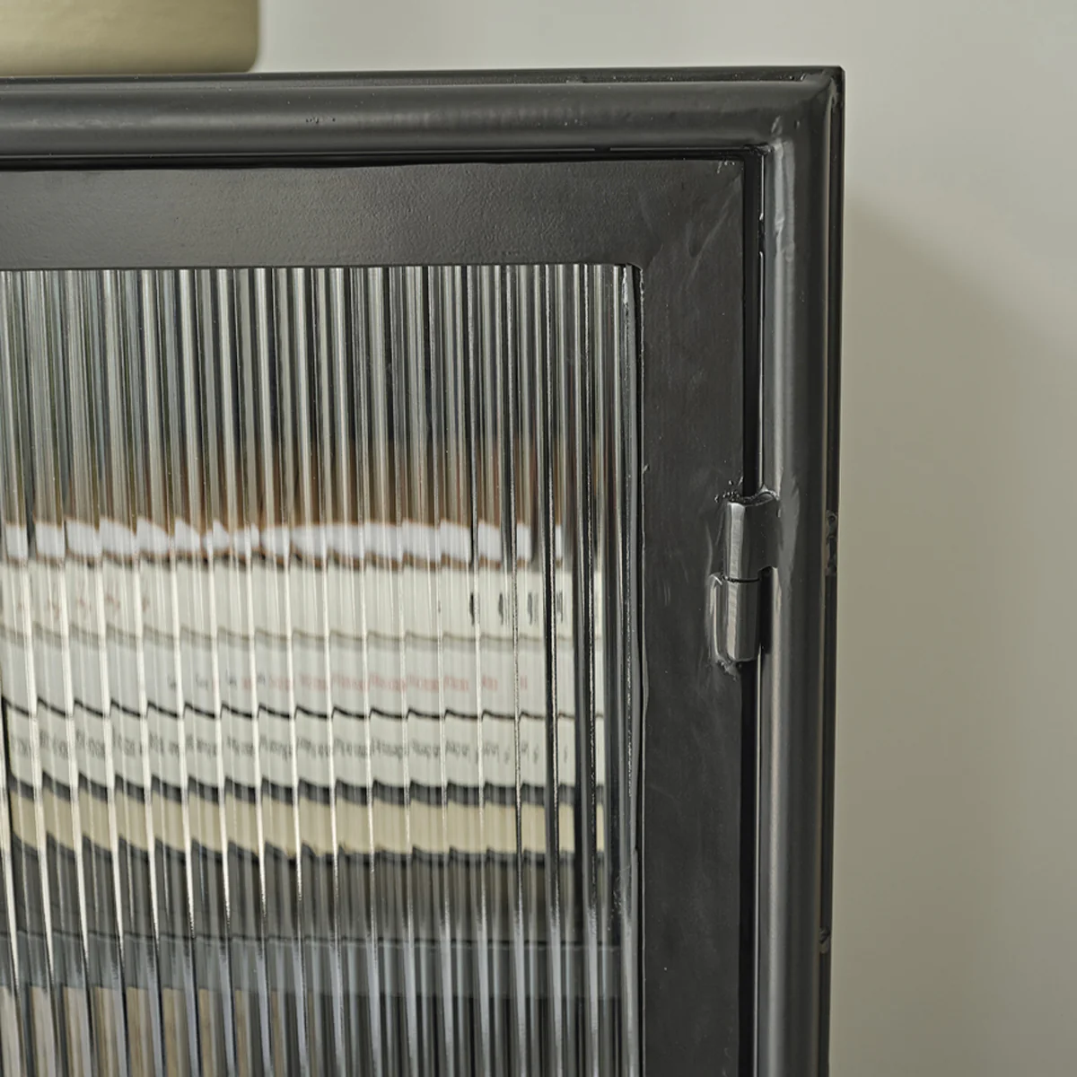 Vaisselier en métal et verre ondulé 90 cm - Image 6